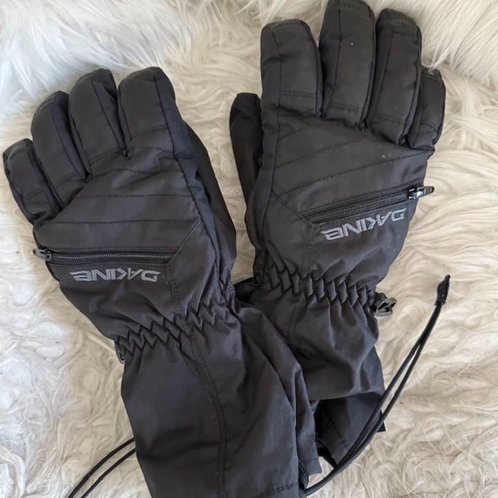 Dakine x-large boys ski or snowboarding gloves